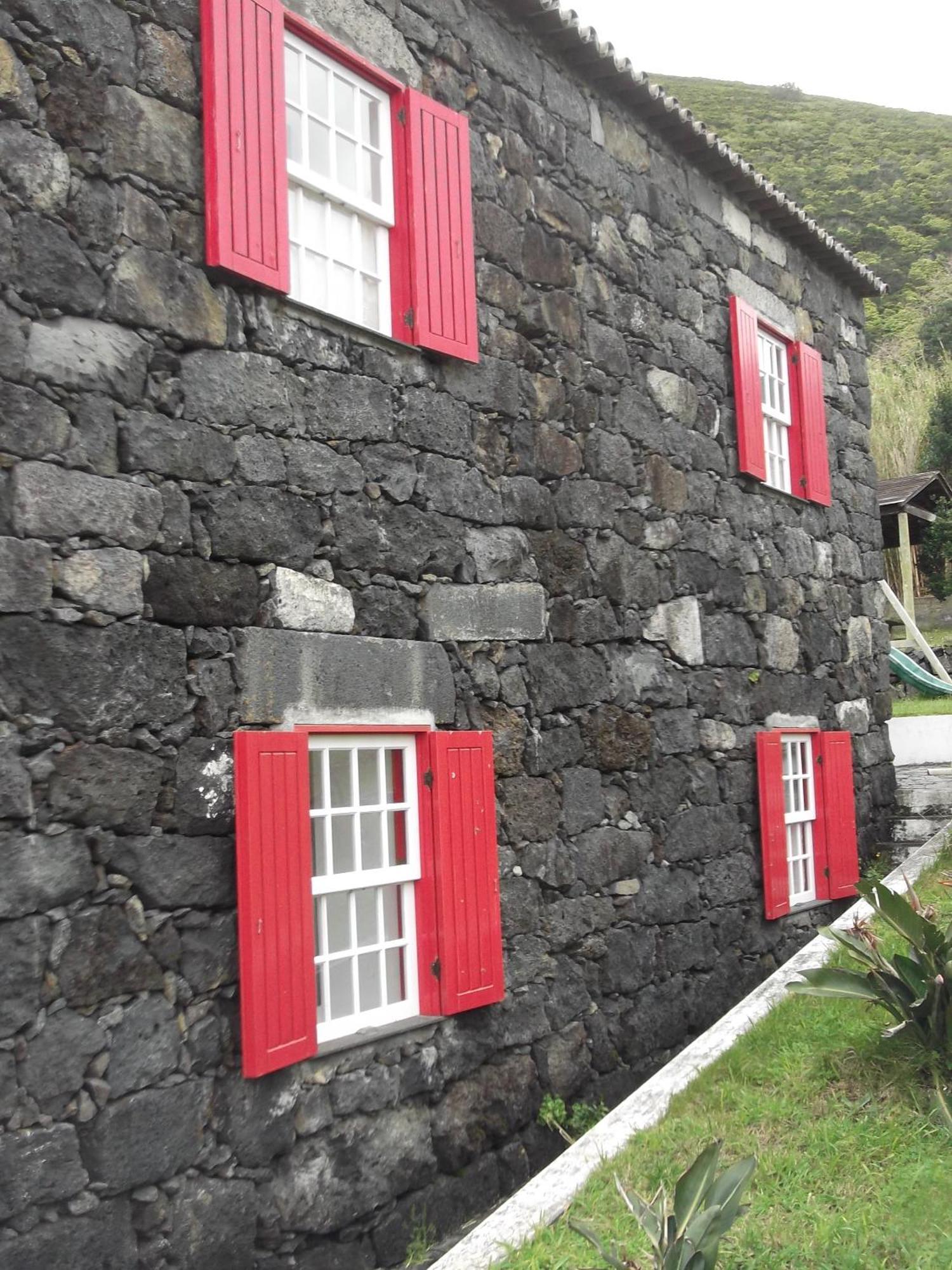 Casal Do Vulcao Guest House Capelo ภายนอก รูปภาพ