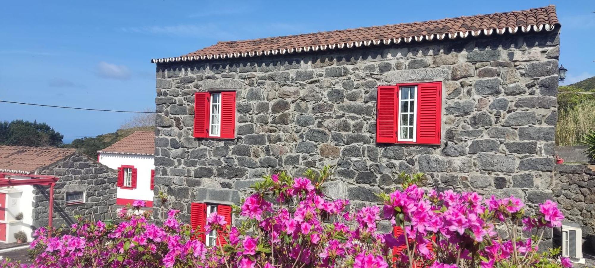 Casal Do Vulcao Guest House Capelo ภายนอก รูปภาพ