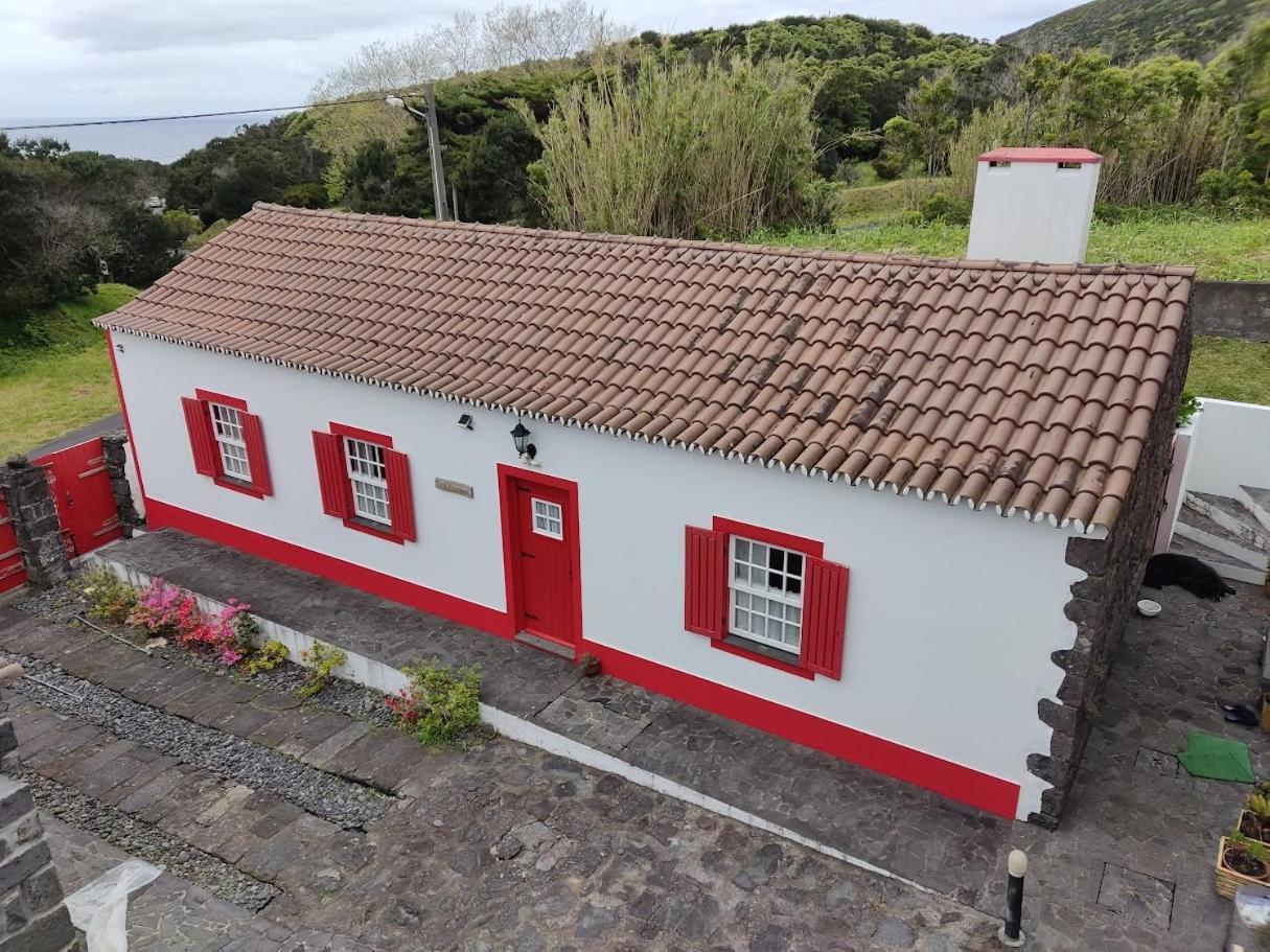 Casal Do Vulcao Guest House Capelo ภายนอก รูปภาพ